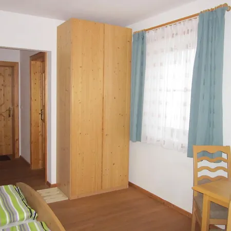 Apartment Zum Roessl *