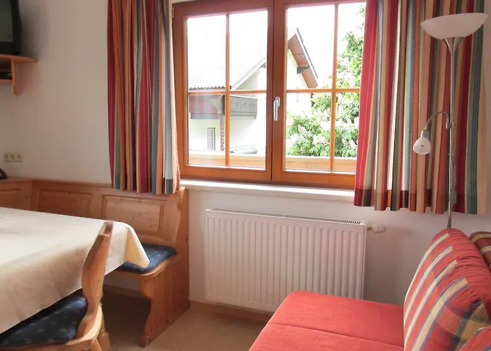 Zum Roessl ラムサウ・アム・ダッハシュタイン